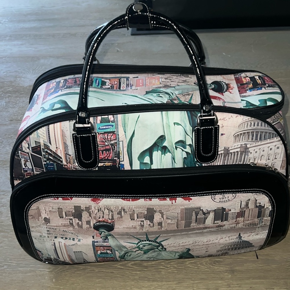 Cute 🥰 Carry On 🗽♥️ 🧳
